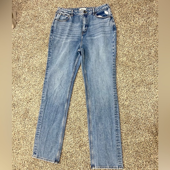Buckle Denim - CLEO + WOLF WOMEN'S MEDIUM WASH HIGH RISE LOOSE DISTRESSED JEANS, size 31, NWOT